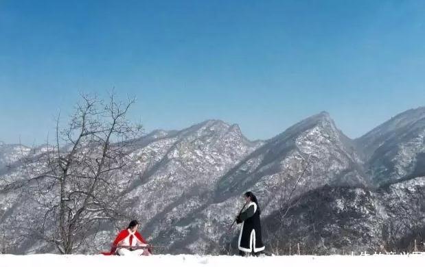 男子带妻女隐居武当深山